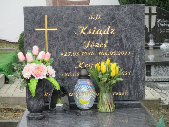Grób Józef Ksiądz