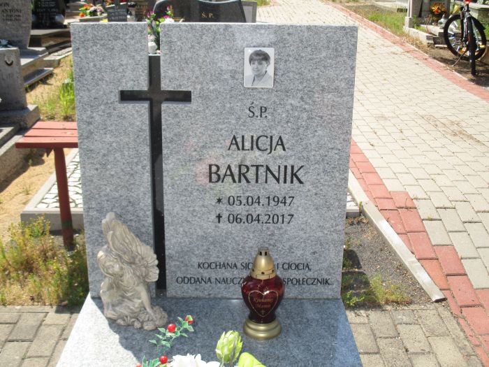 Alicja Bartnik 1947 Zawidów - Grobonet - Wyszukiwarka osób pochowanych